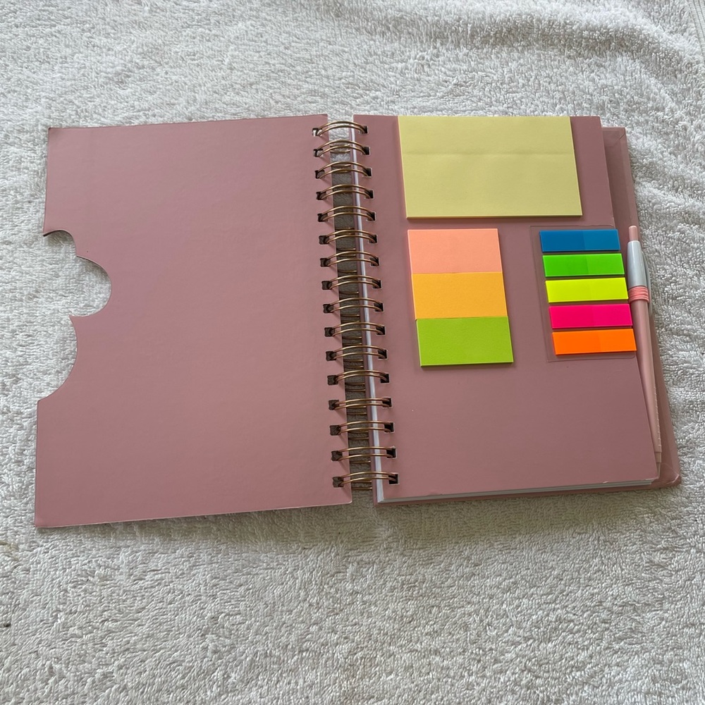 Minnie Mouse‎ Notebook - Picture 2 of 3